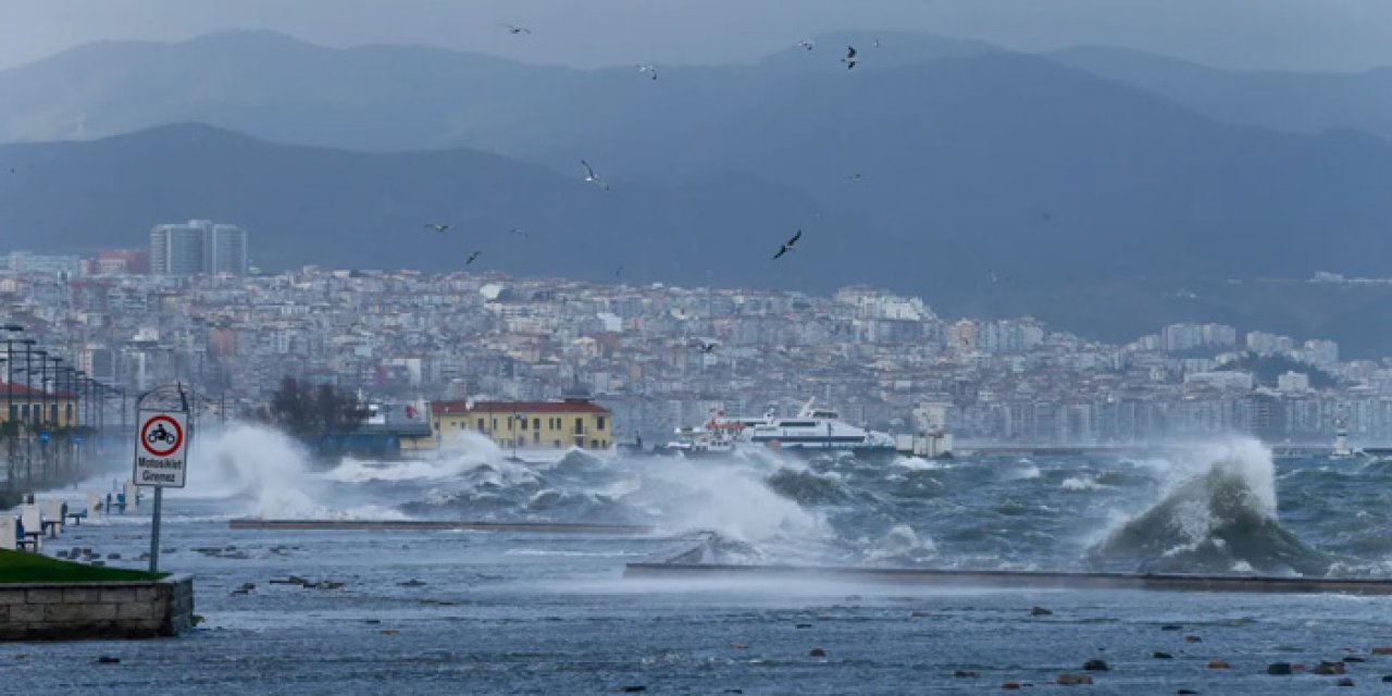 İzmir’de Deniz Taşkını Alarmı