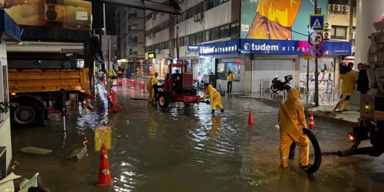 İzmir’de her yağmur aynı kabus: Depoları su bastı