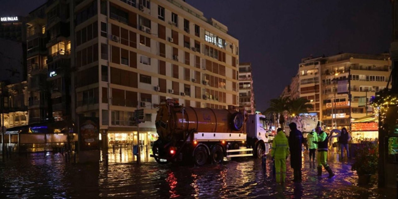 İzmir gerçekten çöküyor mu? Bilim insanından çarpıcı açıklama