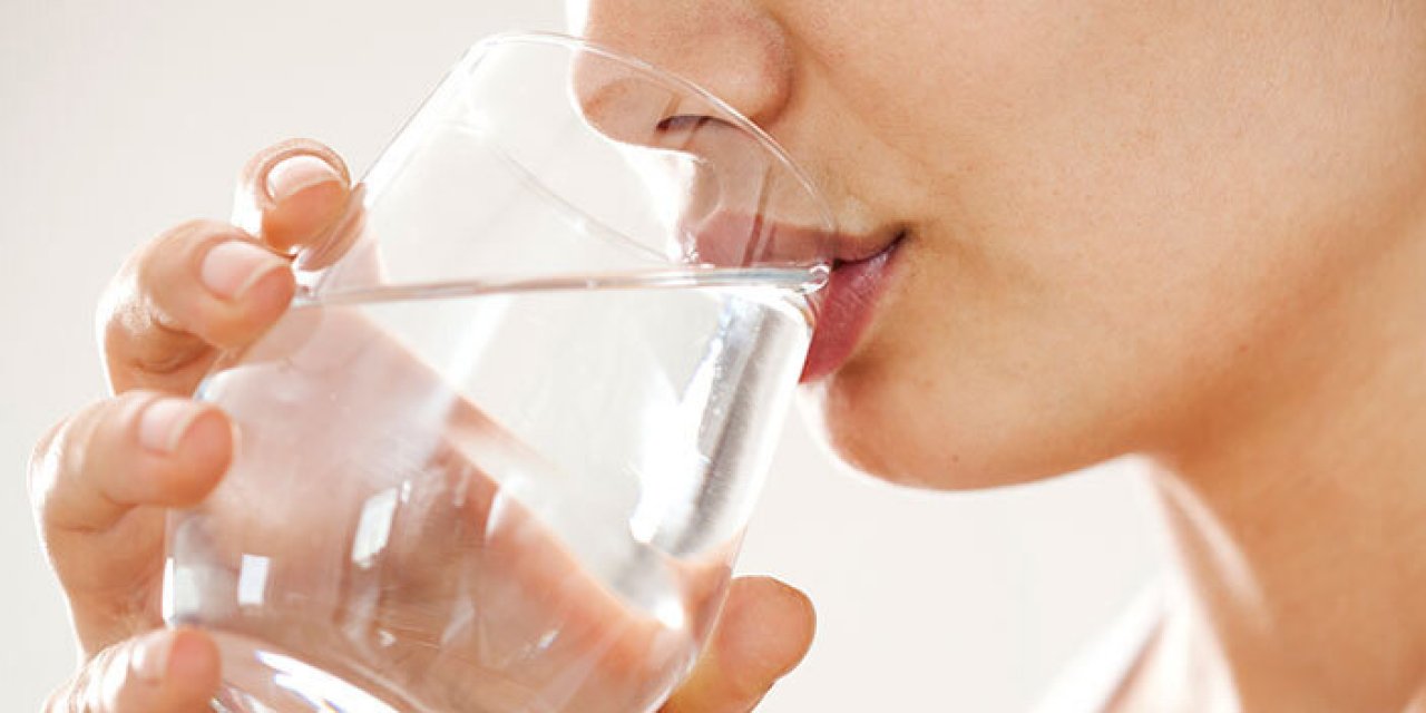 Ezan okunurken su içilir mi? Sahurda ezan okunurken su içilir mi?