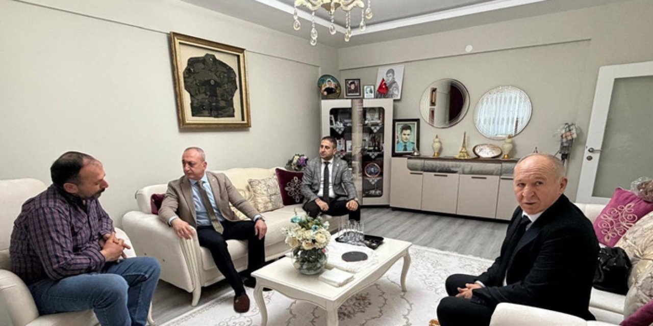 MHP'li yöneticiler ilk iftarını şehit ailesinde yaptı