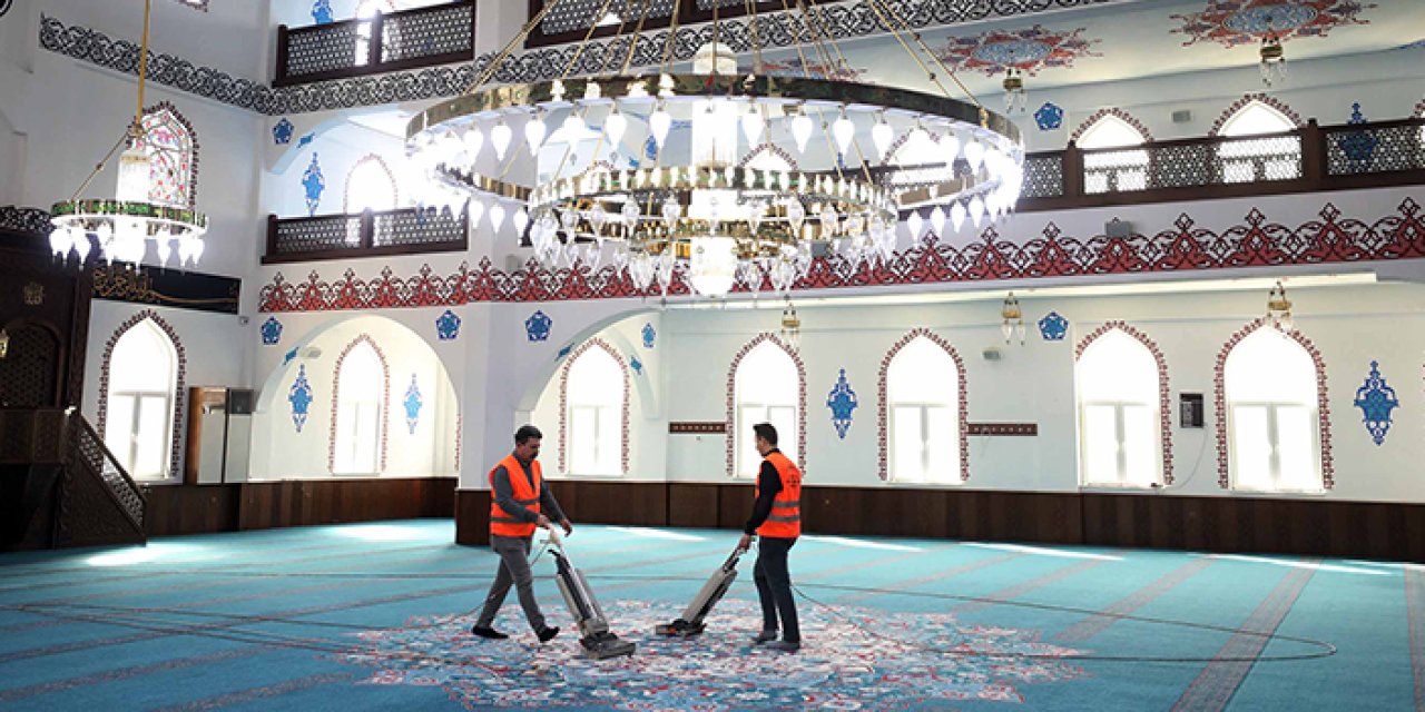 Yenimahalle’de camiler Ramazan için temizlendi