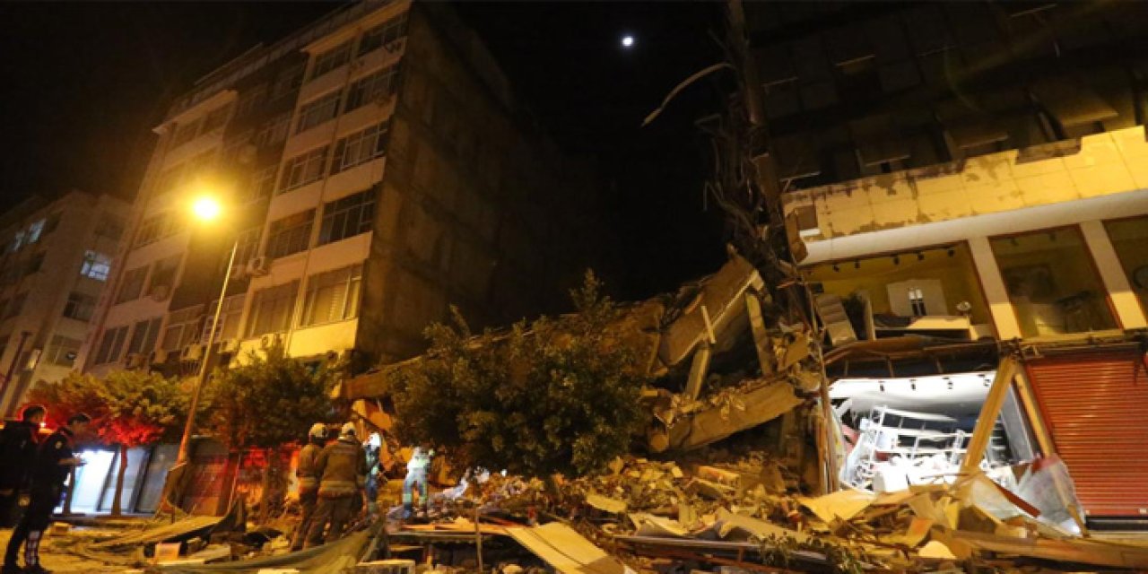 İskenderun’da Hasarlı Bina Yıkım Esnasında Çöktü