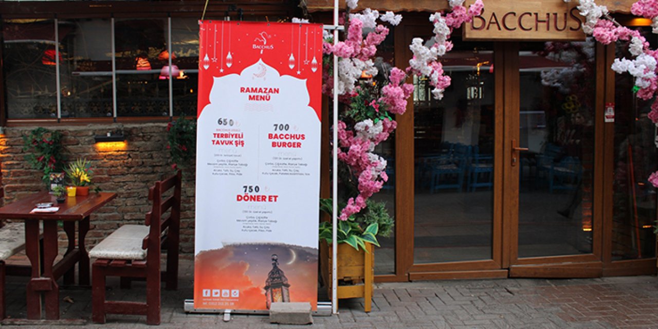 Dışarıda iftar fiyatları cep yakıyor: 4 kişilik iftar ortalama 3 bin 500 TL