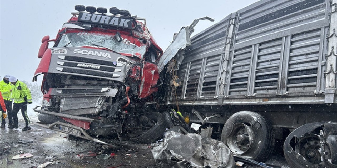 Sivas’ta Tır Kazası: 1 Ölü, 2 Yaralı