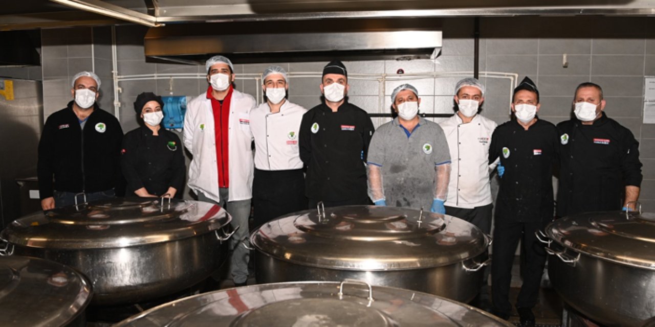 Mamak’ta Ramazan bereketi: Aşevinden çadırlara sıcak iftarlar ulaşıyor!