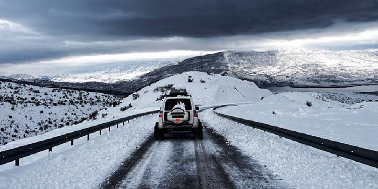 Türkiye Beyaza Büründü: Yüzlerce Yerleşim Yeri Ulaşıma Kapandı