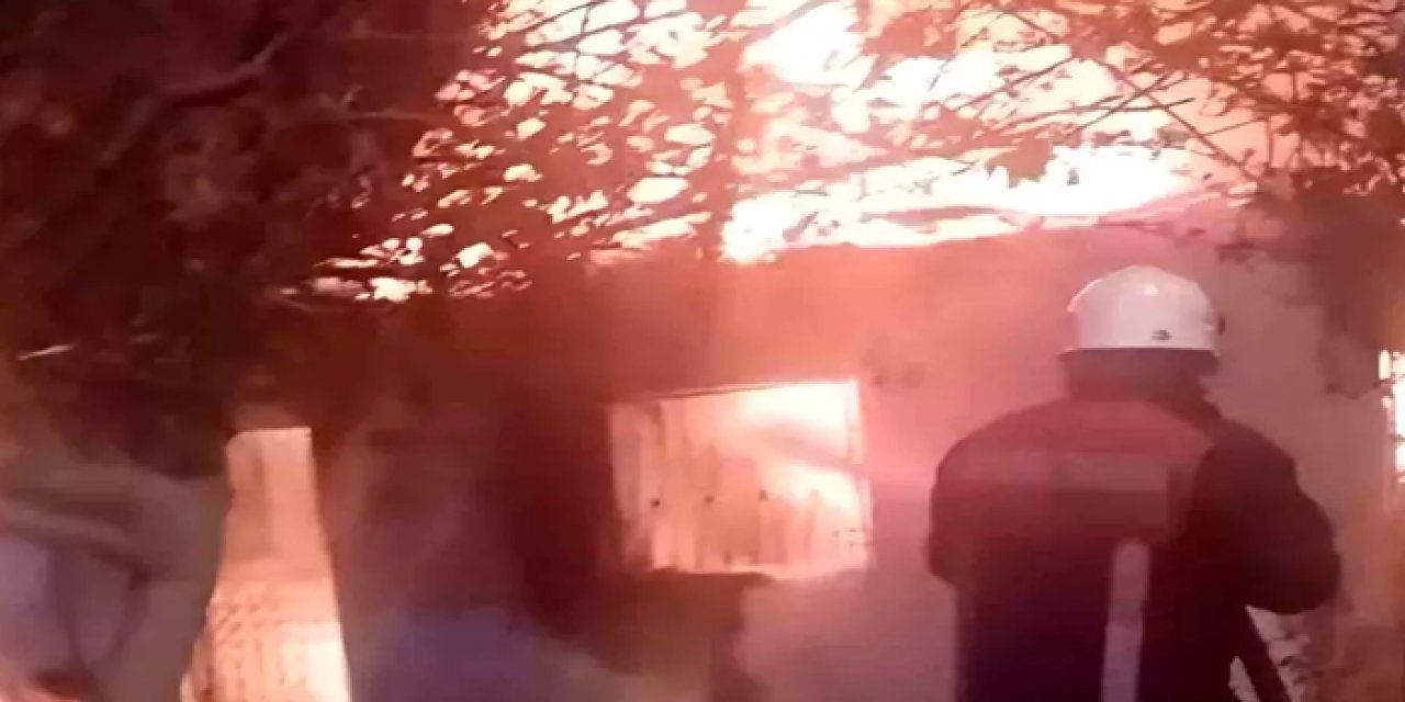 Sobadan çıkan yangın evi kül etti