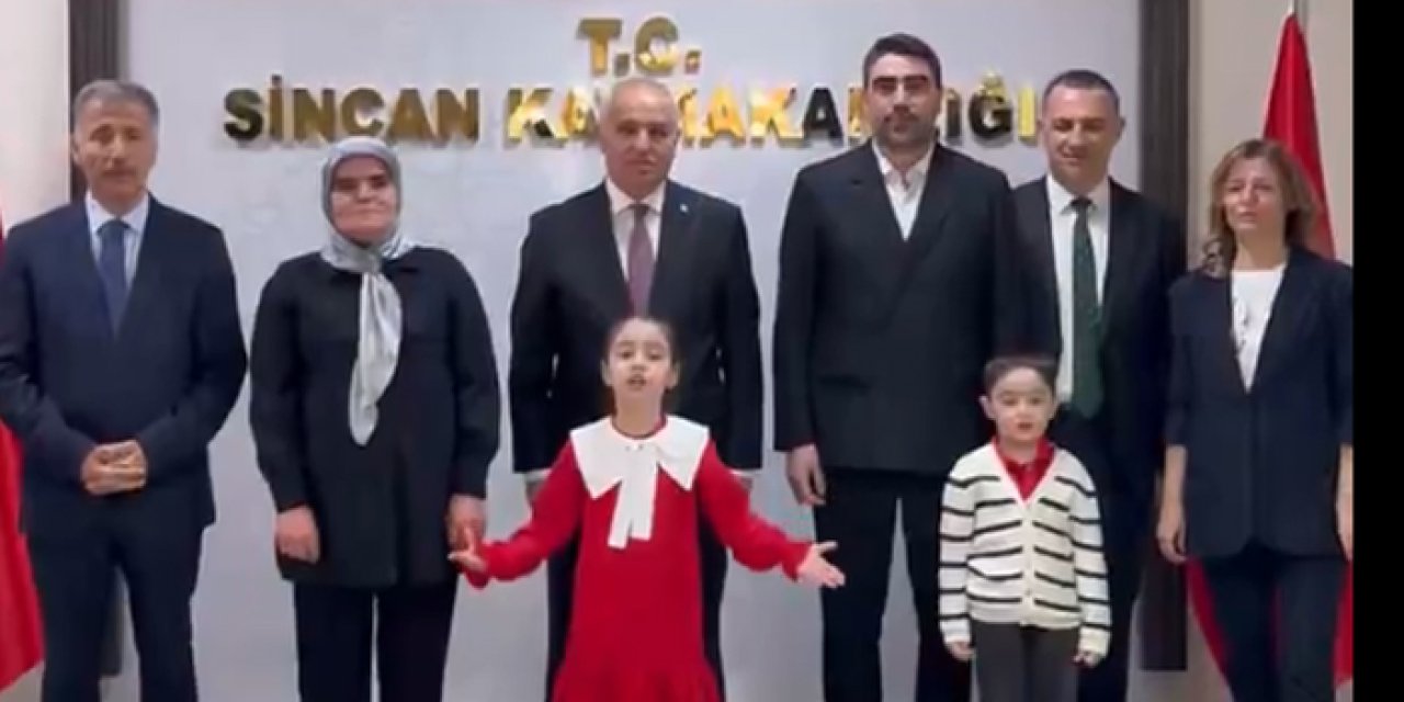 İstiklal Marşını güzel okulu birincisi küçük Berra mest etti