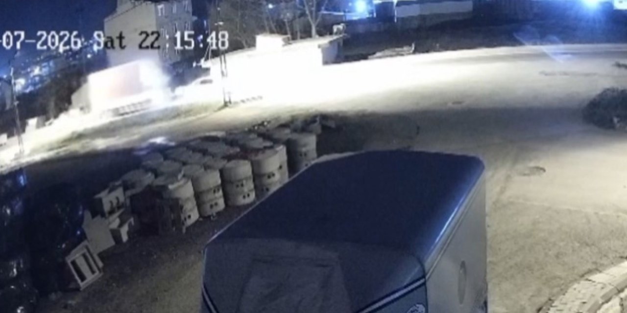 Film Sahnelerini Aratmayan Kaza: Çarptı ve Arkasına Bakmadan Kaçtı!