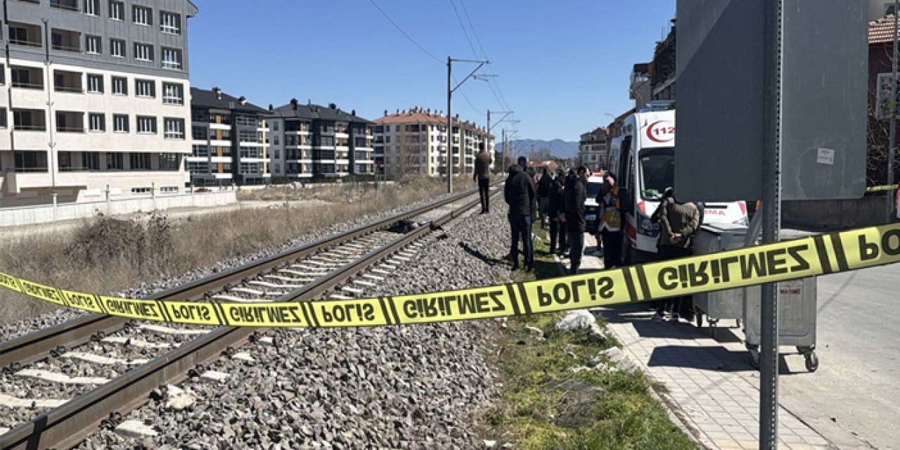 Yolcu Treni Çarpan Kadın Yaşamını Yitirdi