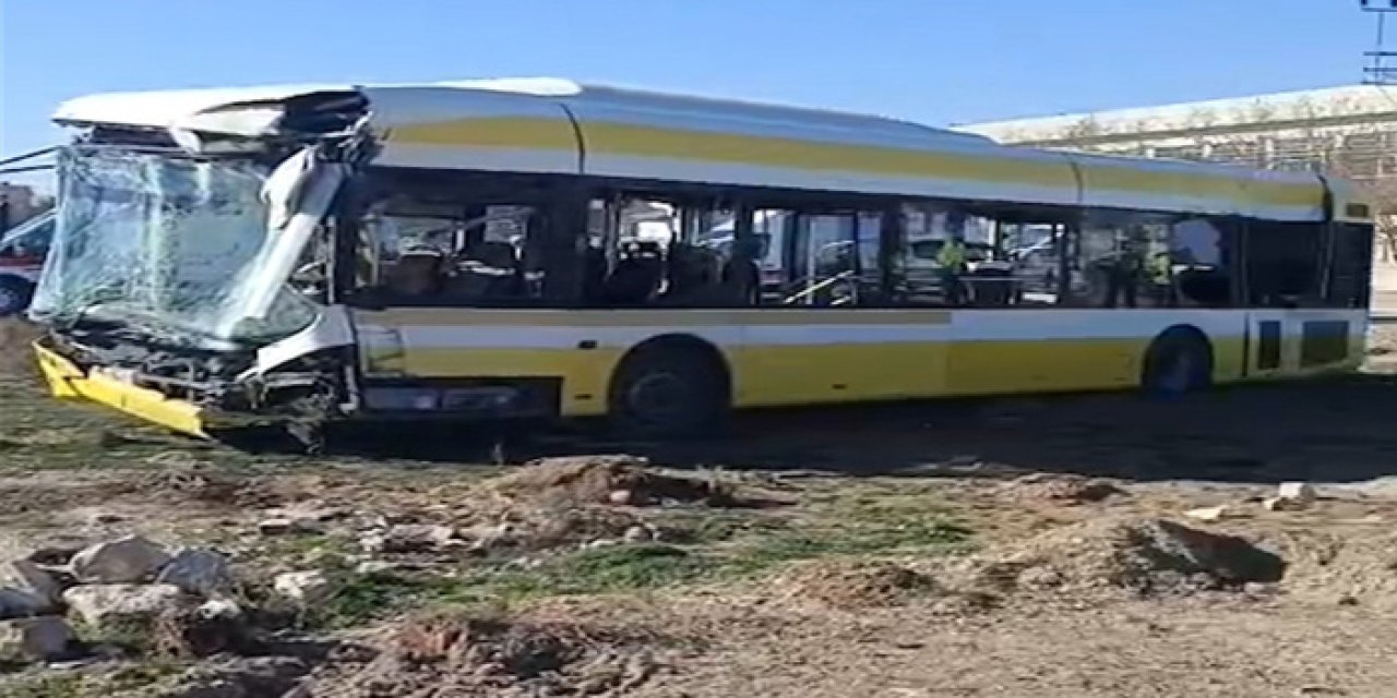 Konya’da Belediye Otobüsü ile Öğrenci Servisi Çarpıştı: 17 Yaralı!