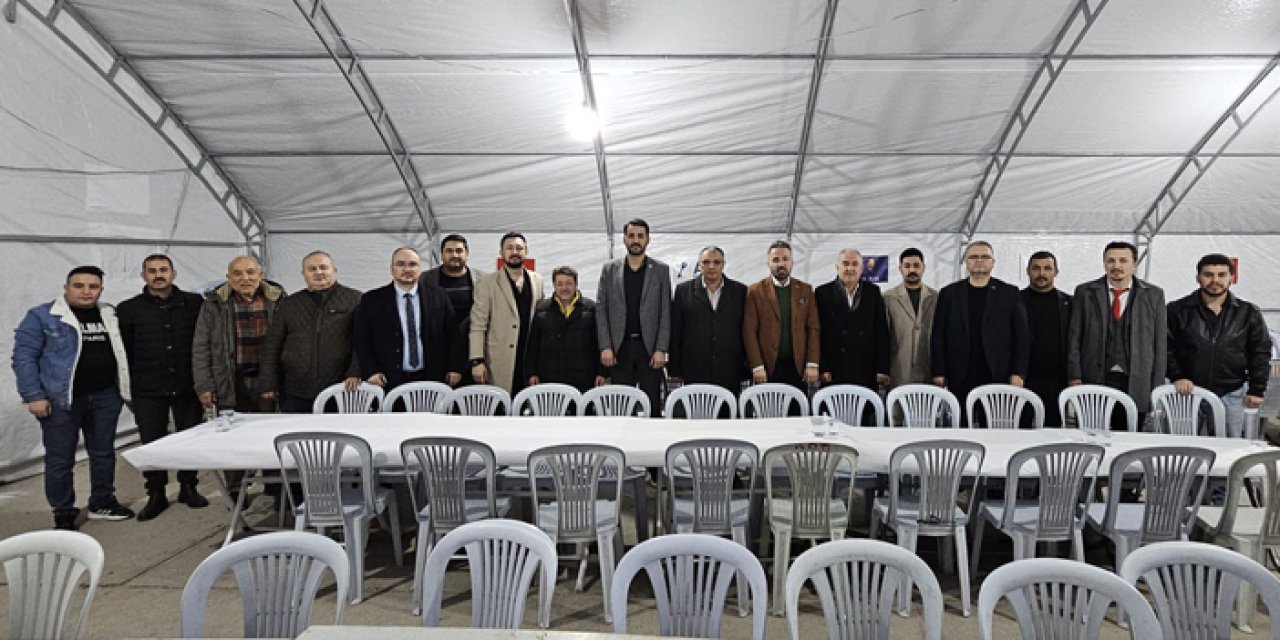 Anahtar Parti il teşkilatı Mamak’ta iftar sofrasında vatandaşlarla buluştu