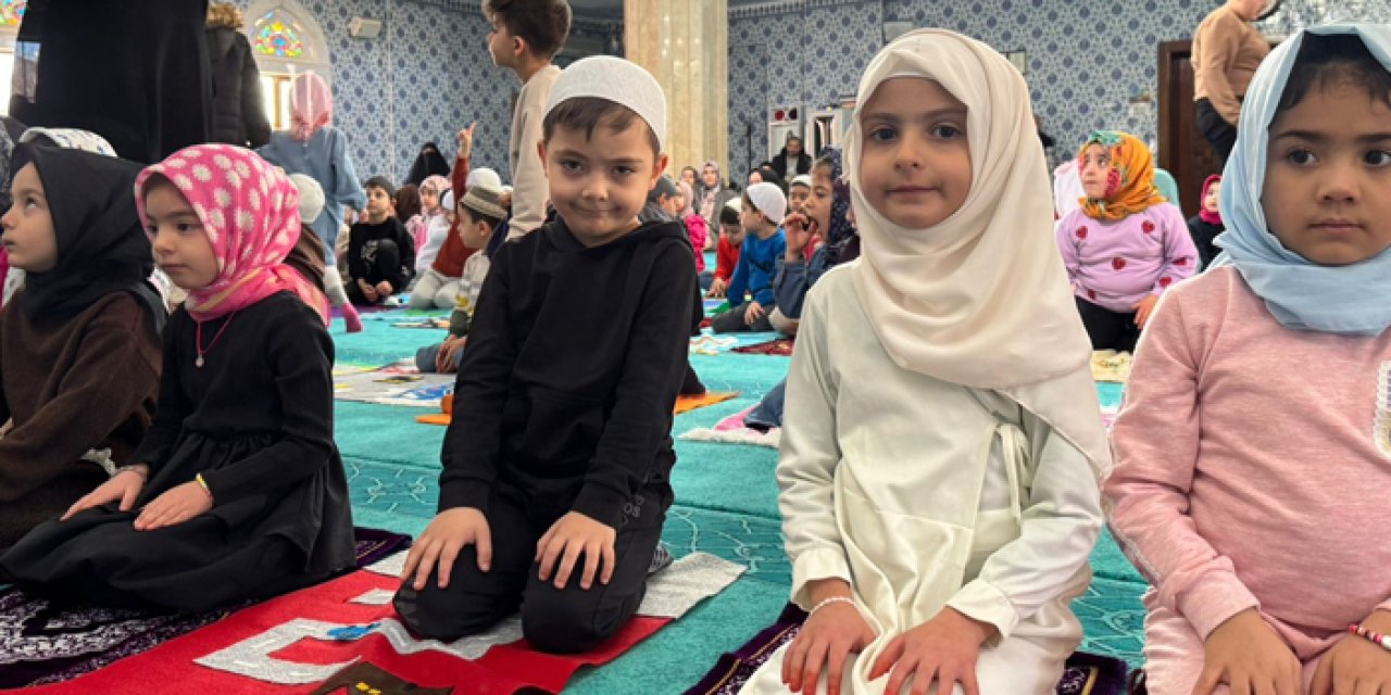 Pursaklar’da Ramazan’ın manevi atmosferi miniklerle camide buluştu