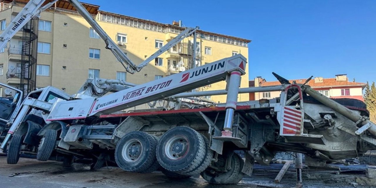 İnşaatta feci kaza: Beton pompasının kolu işçinin üzerine düştü