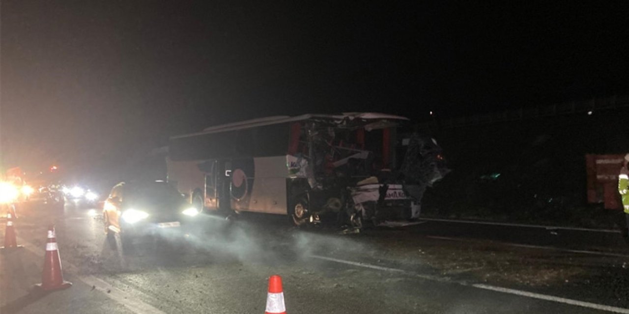 Ankara’da Feci Kaza: Yolcu Otobüsü Tır’a Çarptı, 1 Ölü 15 Yaralı