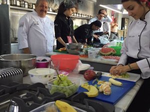 TAŞPAKON'dan geleceğin aşçılarına pasta eğitimi