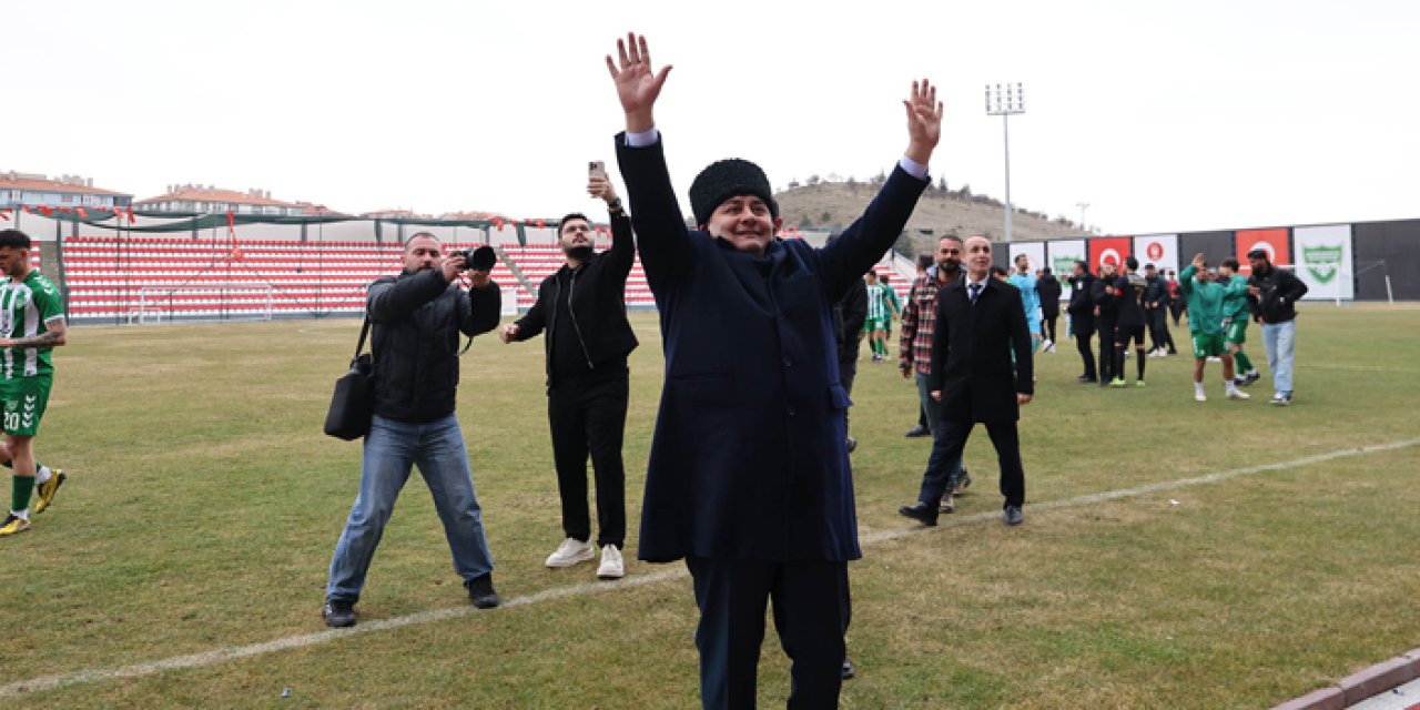 Bağlumspor sahasında fırtına esti: Keçiören’de tribünlerde galibiyet coşkusu