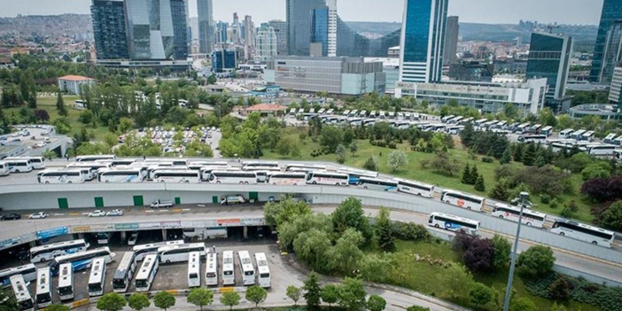 AŞTİ’de bayram göçü: Terminalde yoğunluk zirveye çıktı