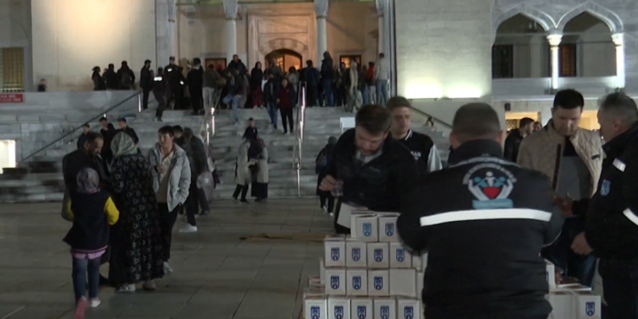 ABB, Kadir Gecesi’nin maneviyatını kandil simidiyle taçlandırdı