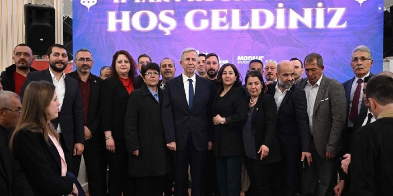 Başkan Mansur Yavaş, Sincan'da iftar programında vatandaşlarla buluştu