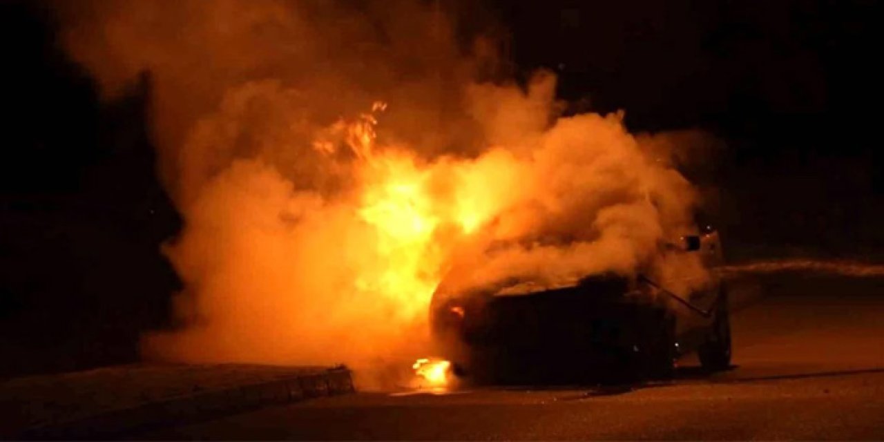 Emanet Otomobil Seyir Halinde İken Alev Alev Yandı!