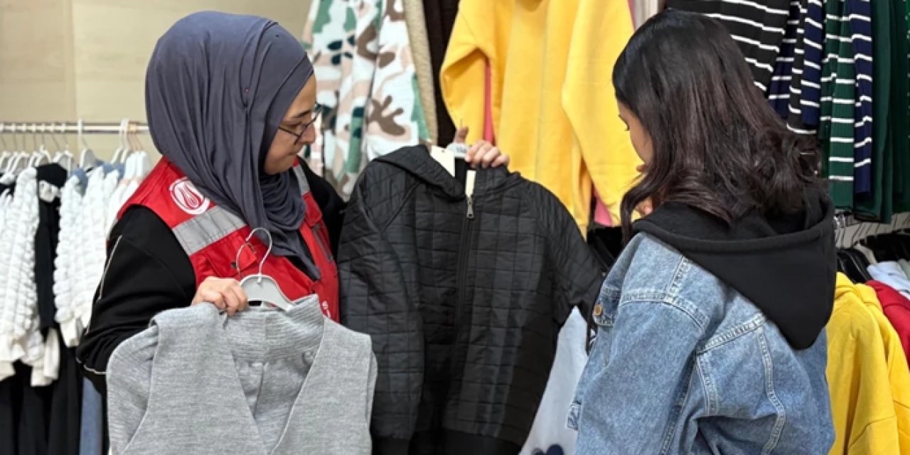 Sincan’da 1500 çocuğa bayram sevinci: Bayramlıklar teslim edildi