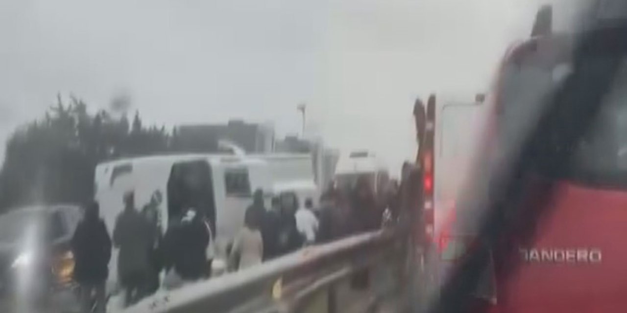 D-100’de Devrilen Midibüs Can Aldı: 1 Ölü, 9 Yaralı