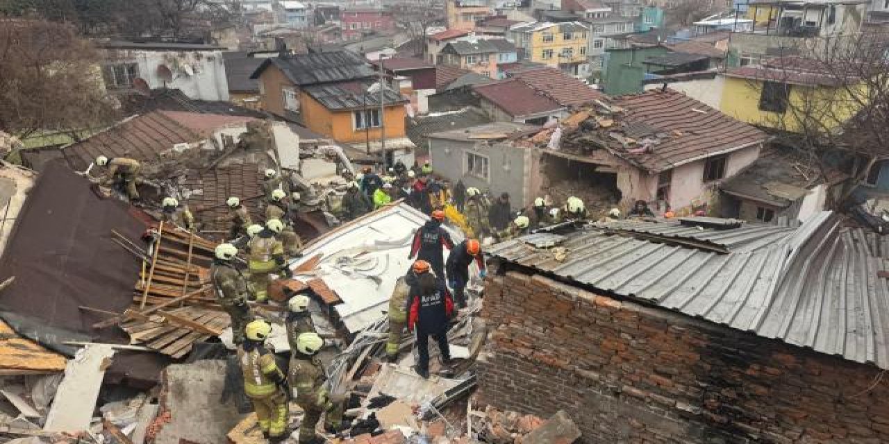 Fatih’te Doğal Gaz Patlaması: 2 Bina Yerle Bir Oldu!