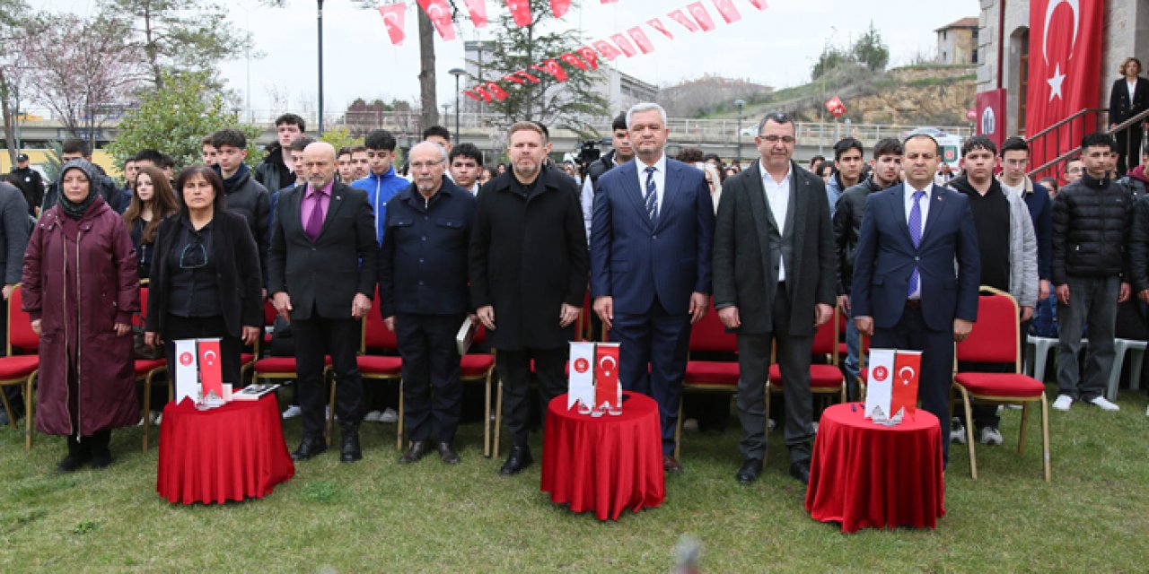 Keçiören’de Kütüphaneler Haftası etkinliği: “Bir Diriliştir Çanakkale” söyleşisi