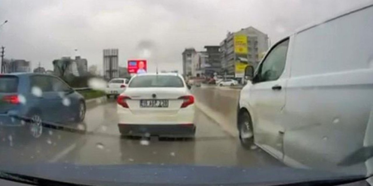 Bursa’da Trafik Magandaları İş Başında: Sürücüye 3 Kişi Saldırdı