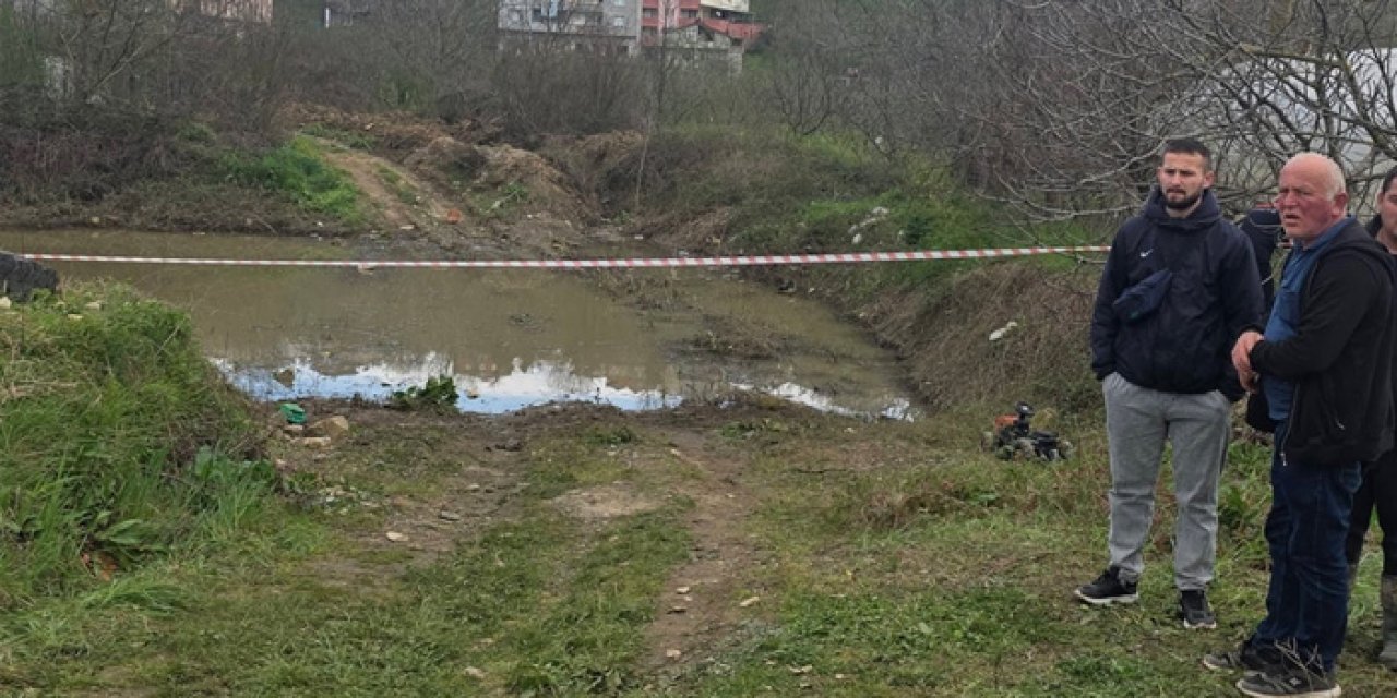 Gölete düşen küçük çocuk balçığa saplanarak boğuldu