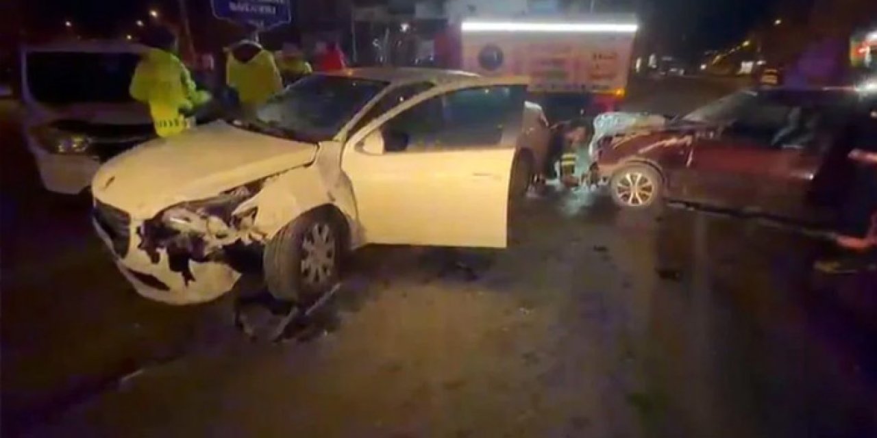 Elazığ'da iki otomobil çarpıştı: 2 yaralı