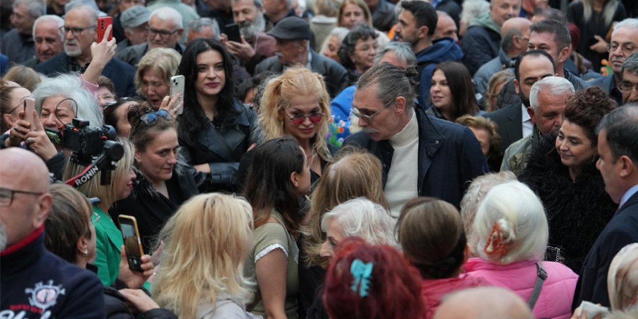 Etimesgut’a yeni kültür merkezi: Tiyatro oyunu ile açıldı