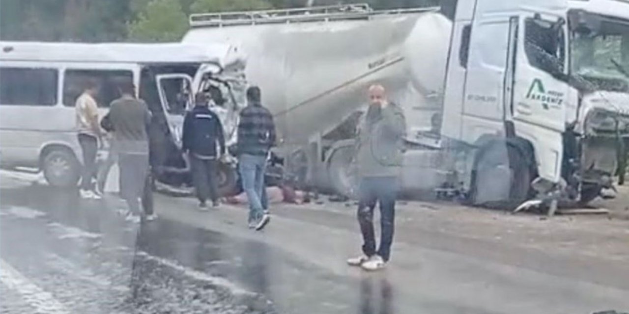 Isparta-Antalya yolunda katliam gibi kaza: 7 ölü, 7 yaralı