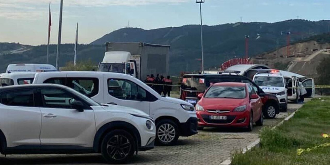 İzmir'de Dehşet Anları: Otomobilde Kadını Öldürüp İntihara Kalkıştı!