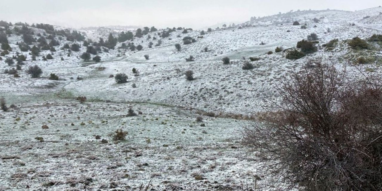 Beypazarı'nın yüksek kesimlerinde kar yağışı etkili oldu
