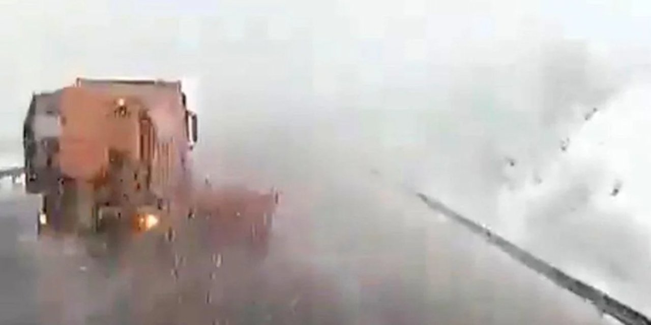 Bolu geçişinde yoğun kar yağışı etkili oldu