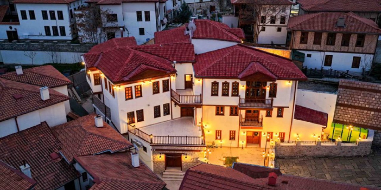 Ankara Kalesi’nde yeni cazibe noktası: Tarihi yapılar gastronomi merkezine dönüştü