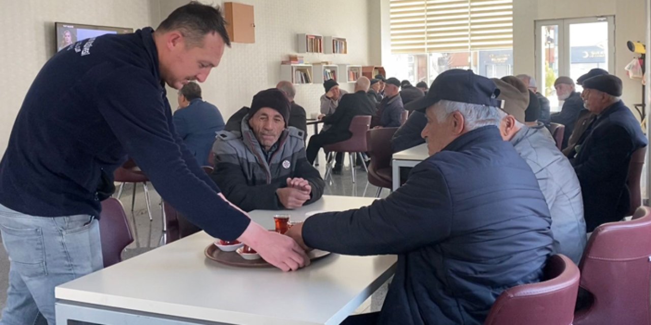 Kızılcahamam’da emeklilere ücretsiz çay desteği: Sosyal proje dikkat çekti