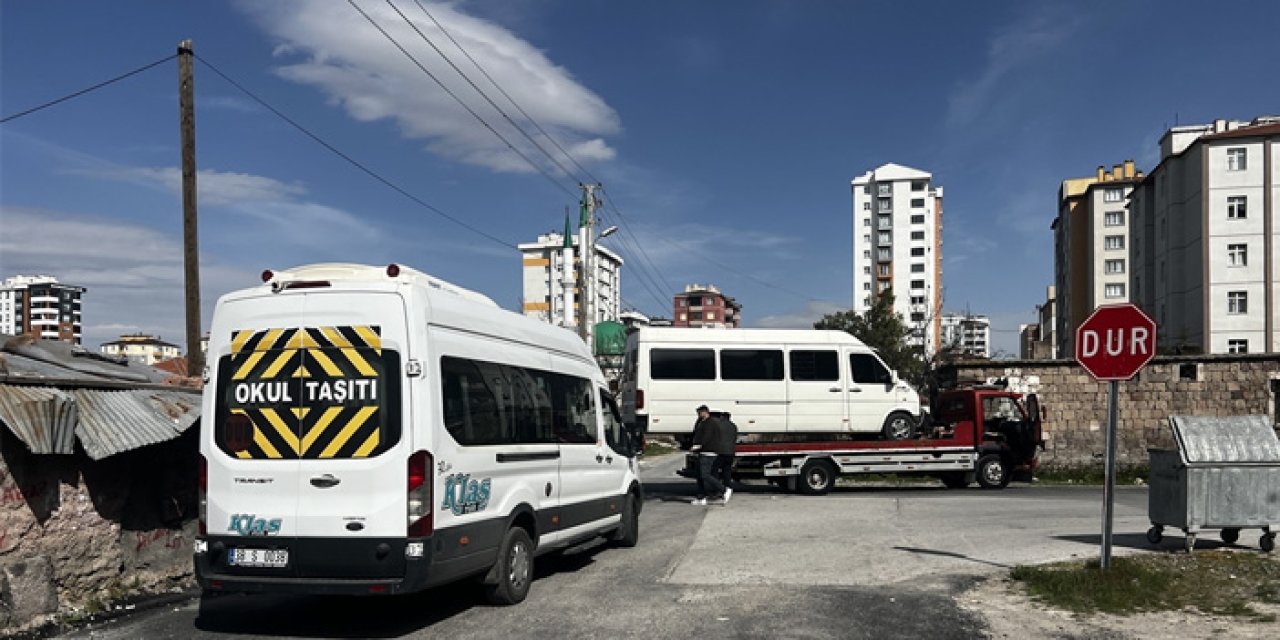Kayseri'de servis minibüsleri çarpıştı: 8 yaralı