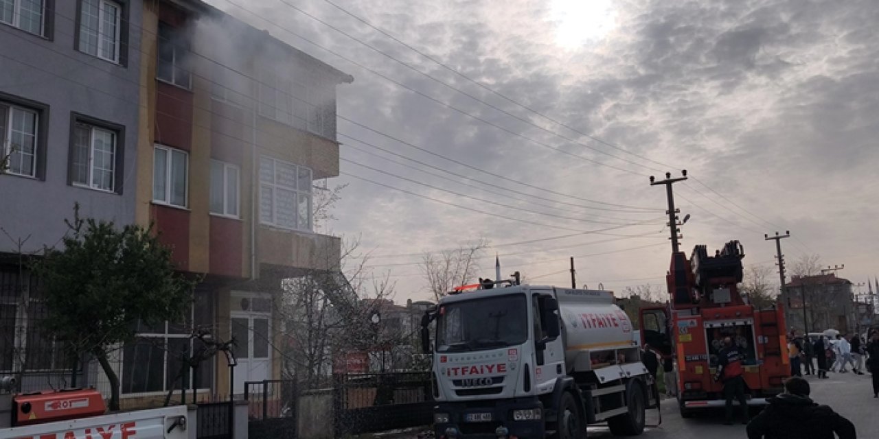 Evi ateşe verdi, babasına telefon açıp söndürmesini istedi