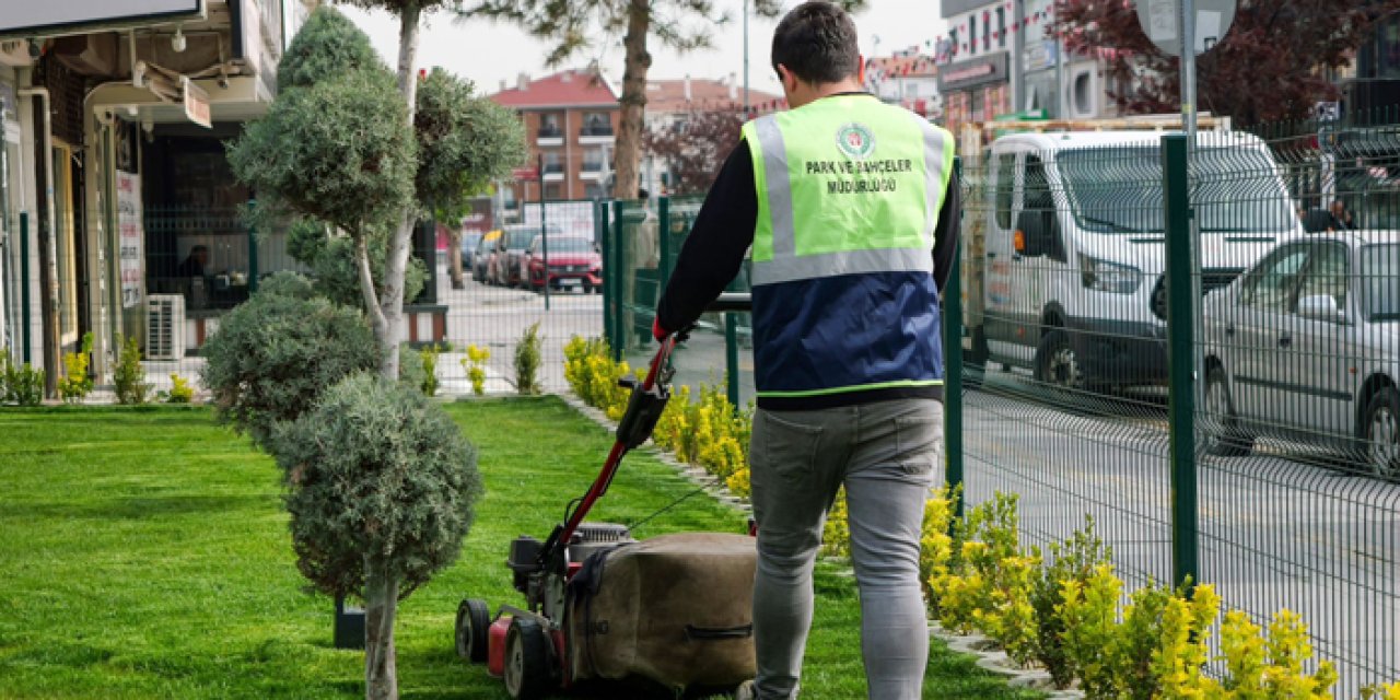 Etimesgut’ta parklar yaza hazırlanıyor: Yeşil alanlarda yoğun bakım mesaisi