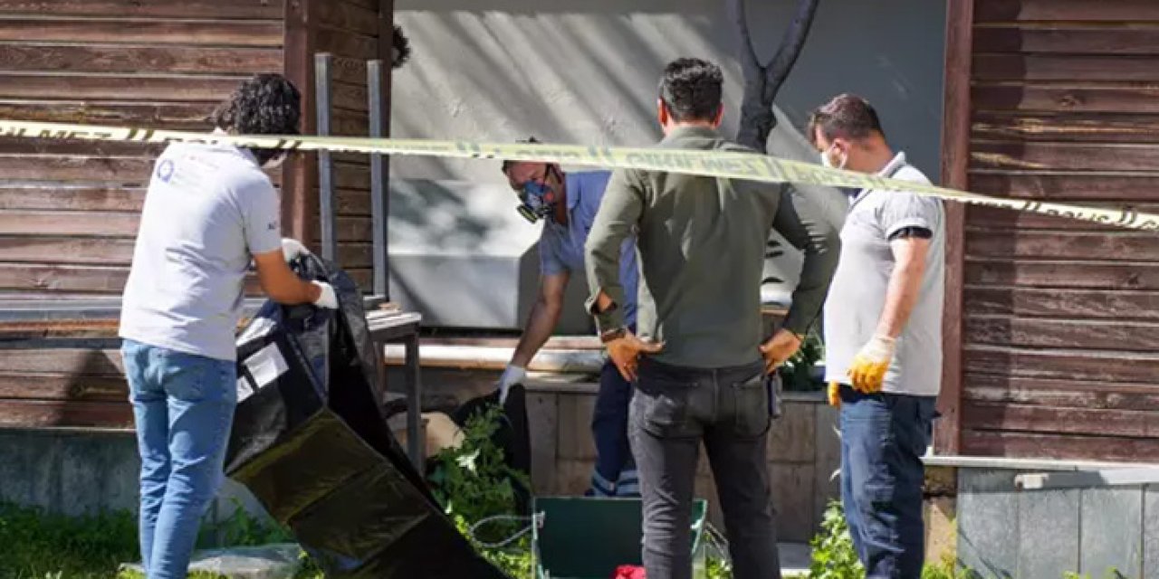 Antalya'da Dehşet: Parktaki LED ekranın ayağında erkek cesedi bulundu