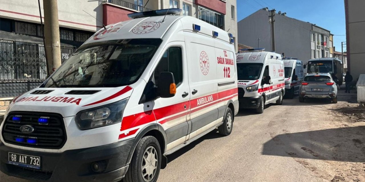 Aksaray'da halk otobüsü ile otomobil çarpıştı: 4 yaralı