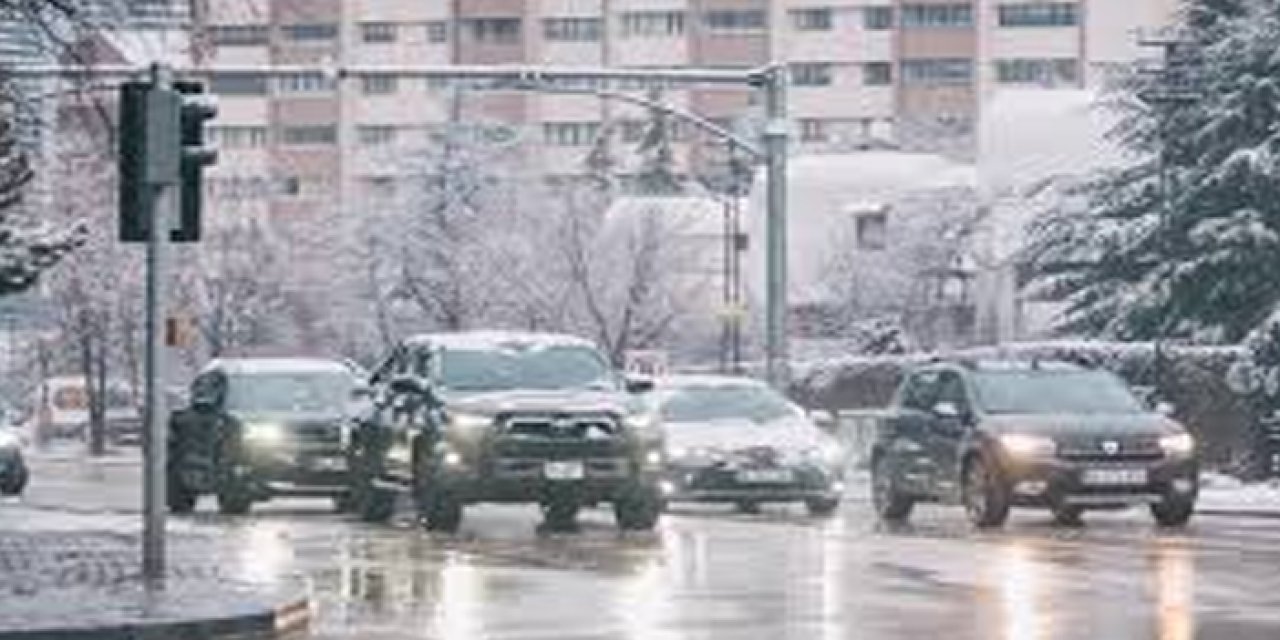 Başkentin yüksek kesimlerinde kar yağışı etkili oldu