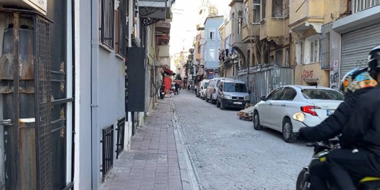 Alman turist Fatih'te otel odasında ölü bulundu
