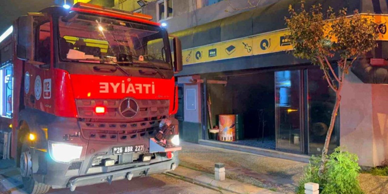Eskişehir'de eğlence mekanında korkutan yangın