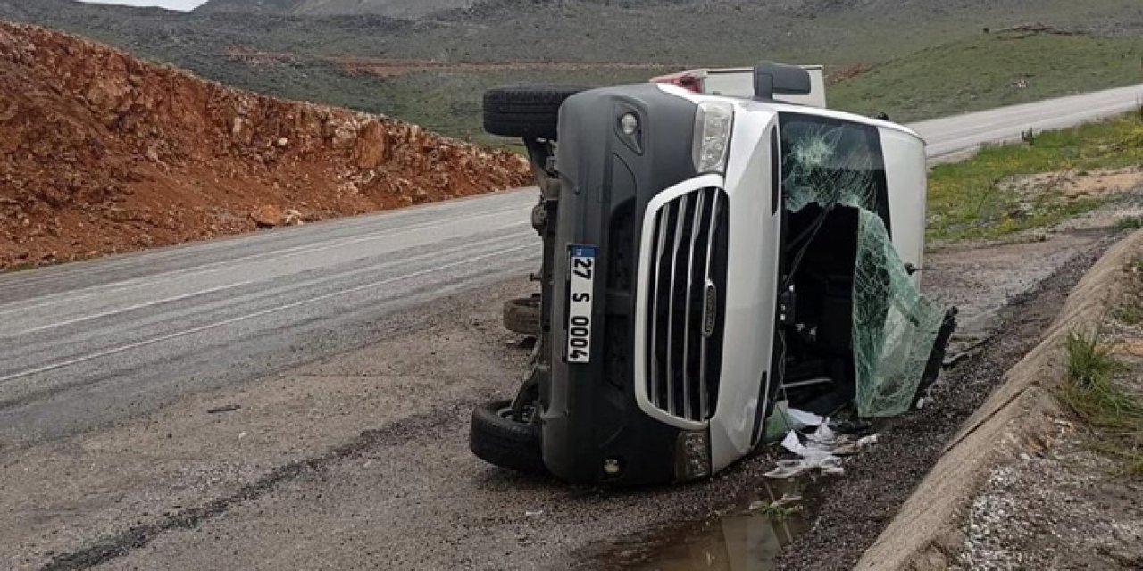 Malatya'da taziye yolunda kaza: Minibüs devrildi, 11 yaralı