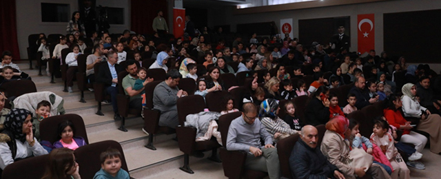 Keçiören’de “cesur balık” sahnede: Kukla gösterisi çocuklarla buluştu